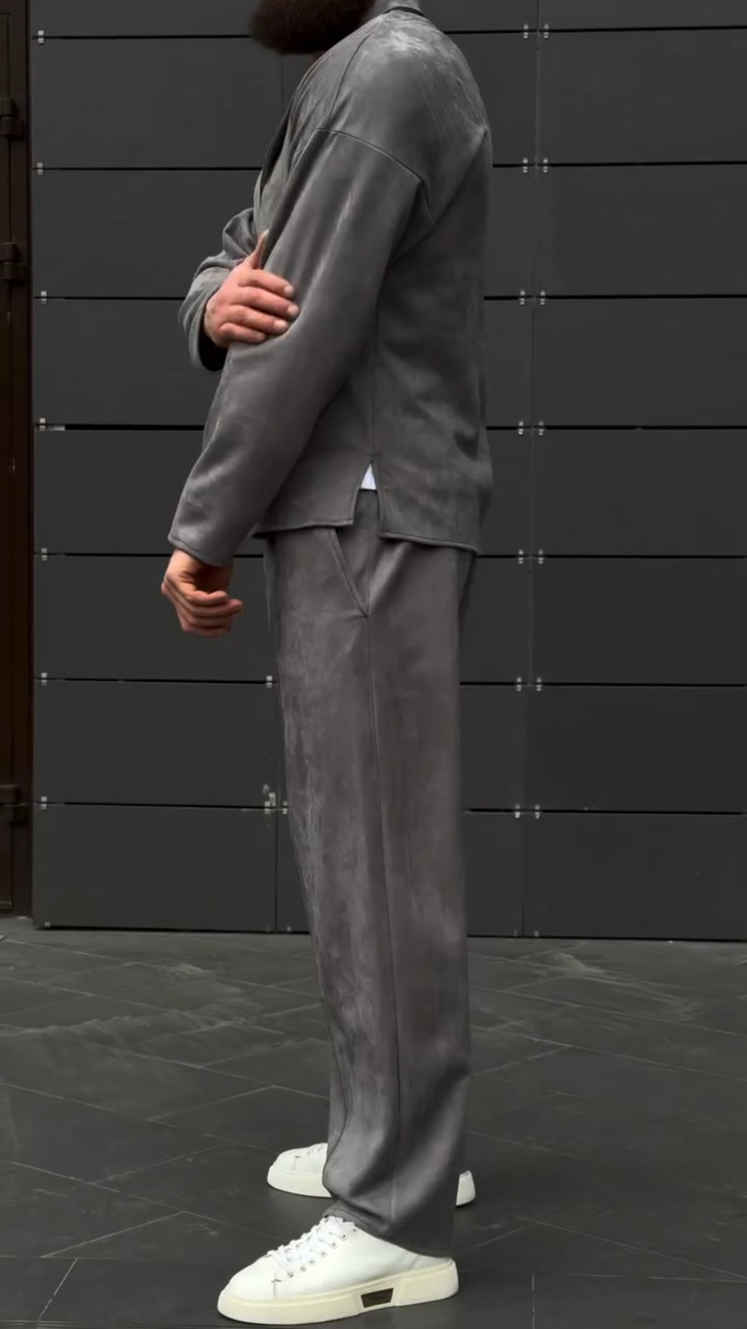 V-neck two-piece suit