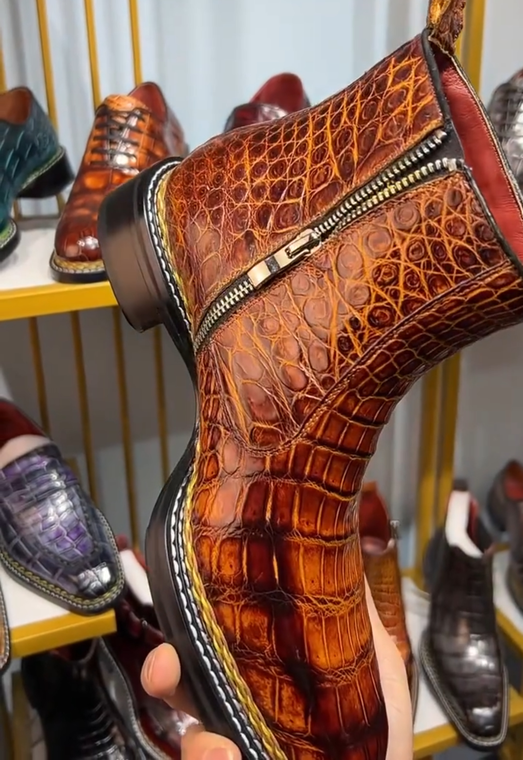 Brown crocodile leather shoes with leather soles