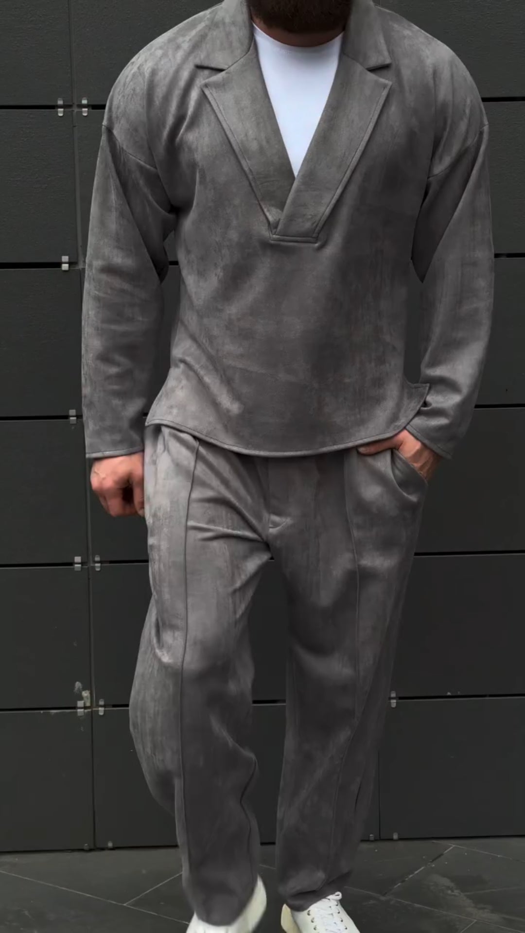 V-neck two-piece suit