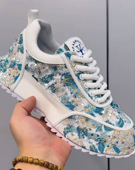 Fashionable men's casual shoes with full diamond fabric