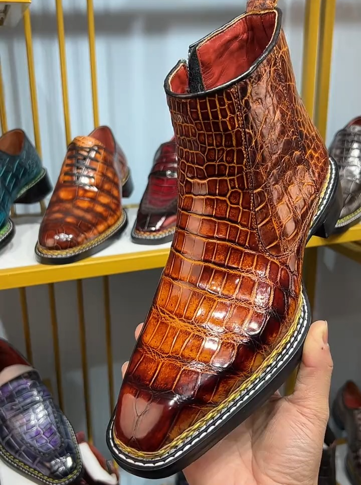 Fleece-lined warm Chelsea boots