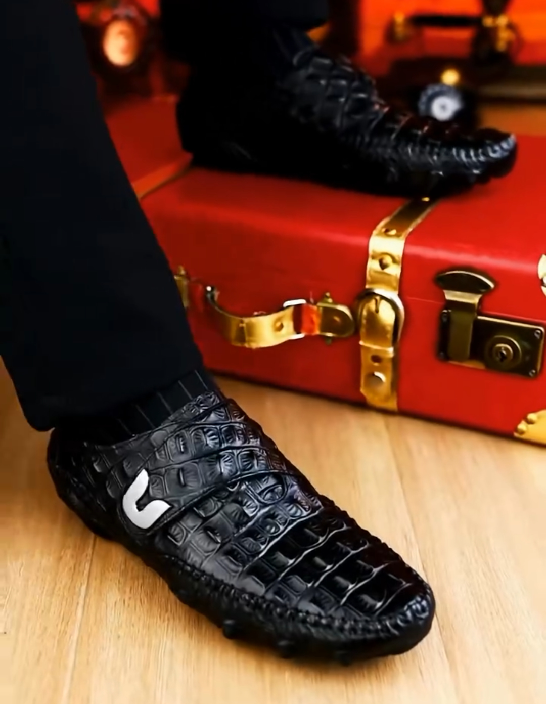 Crocodile pattern men's shoes