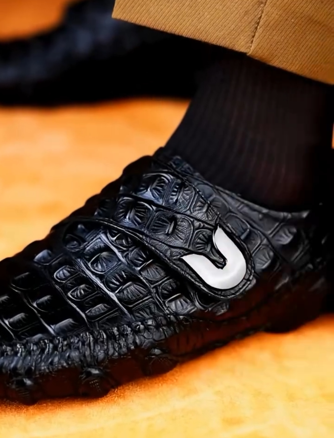 Crocodile pattern men's shoes