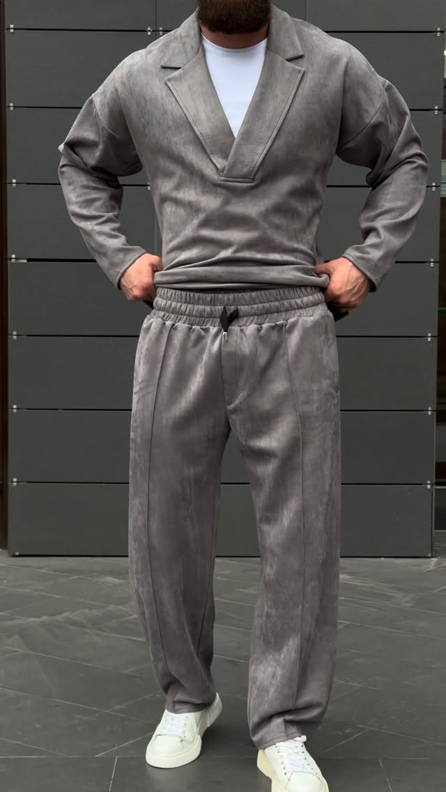 V-neck two-piece suit