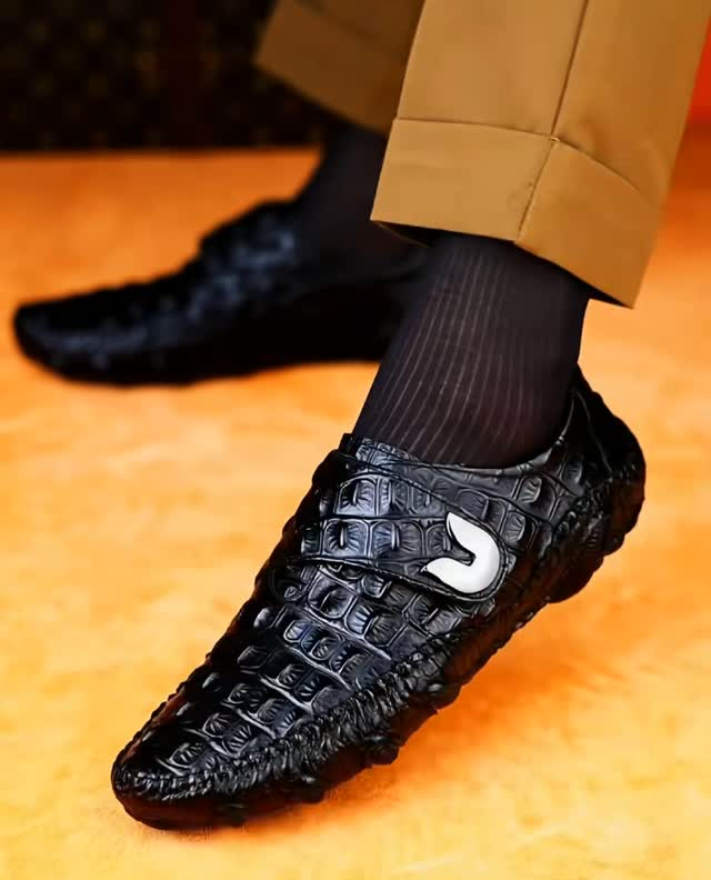 Crocodile pattern men's shoes