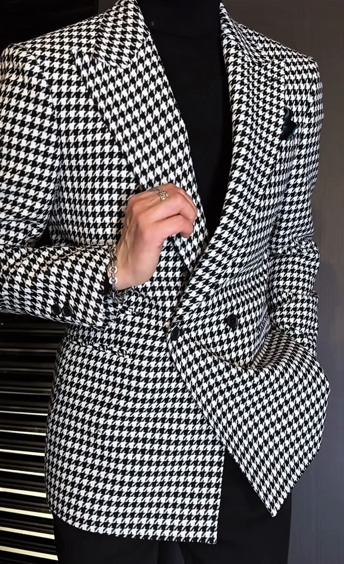 Men's Slim Fit Houndstooth Double-Breasted Blazer – Black & White